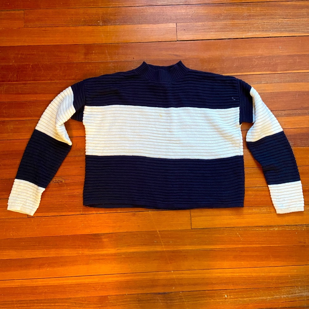 Mock turtle neck cropped sweater